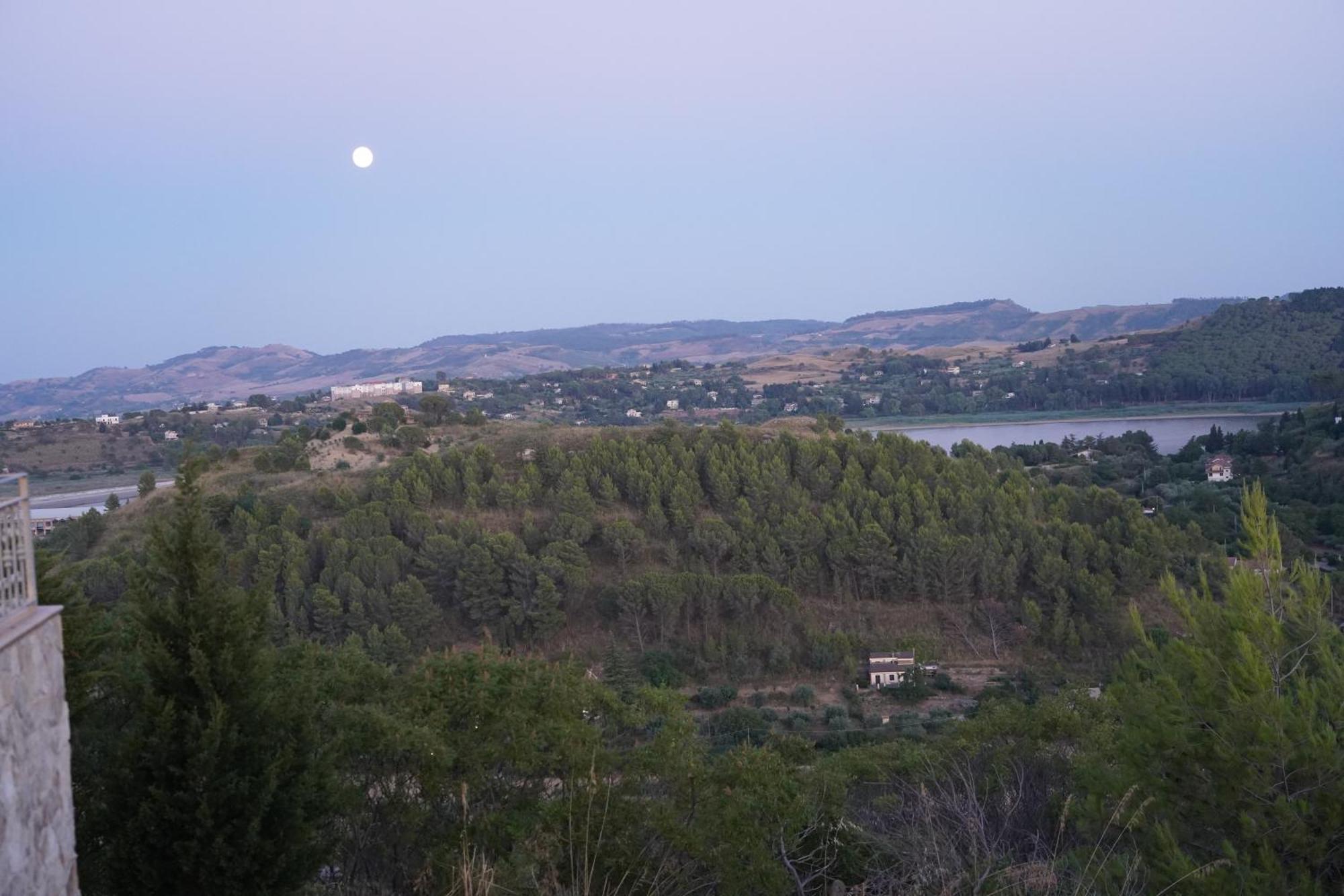 Enna Villa Del Sole E Delle Stelle Bagian luar foto